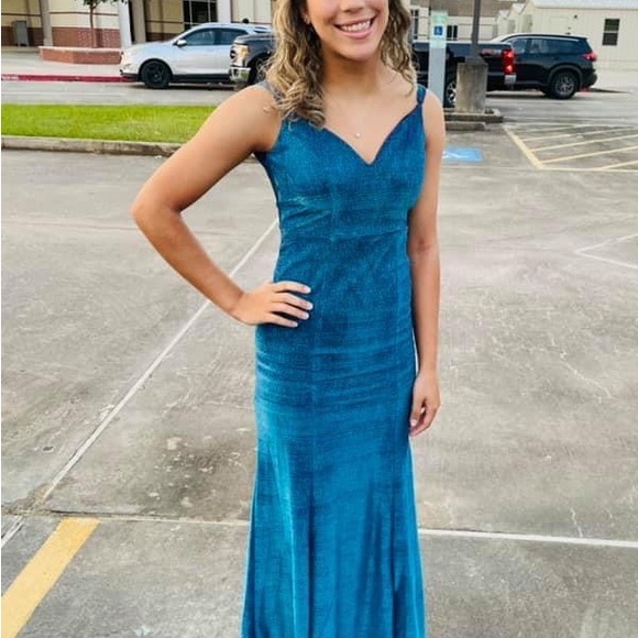 Dresses & Skirts - Size 3 Turquoise Formal Dress